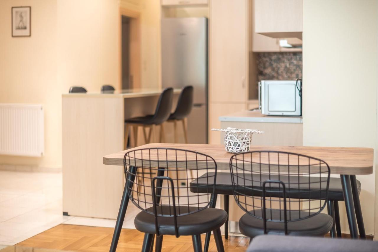 Elegant Home in Quiet Street by Cloudkeys Athene Buitenkant foto